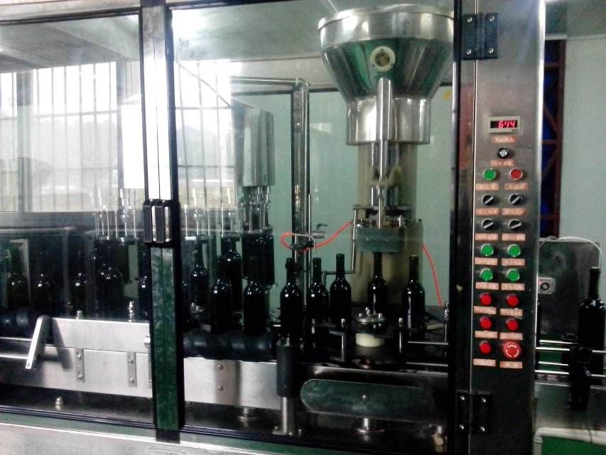 河南百冠机械小型自动全套葡萄饮料生产线设备果汁加工定制厂家